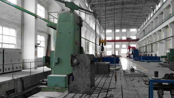 JINQIU MACHINE TOOL COMPANY linea di produzione in fabbrica