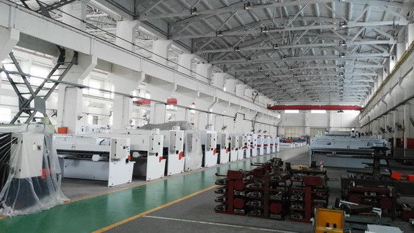 JINQIU MACHINE TOOL COMPANY linea di produzione in fabbrica