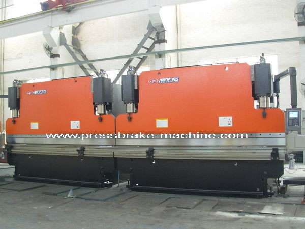 Attrezzatura in tandem pesante del freno della stampa della servo dell'azionamento di CNC forza della pressa idraulica 250T
