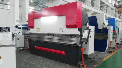 Fabbrica 130 Ton Mechanical Press Machine For del freno della stampa di CNC che forma la lamina di metallo
