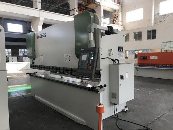 Controllo di Delem del macchinario del freno della pressa idraulica di CNC dell'elettrotipia da 125 tonnellate
