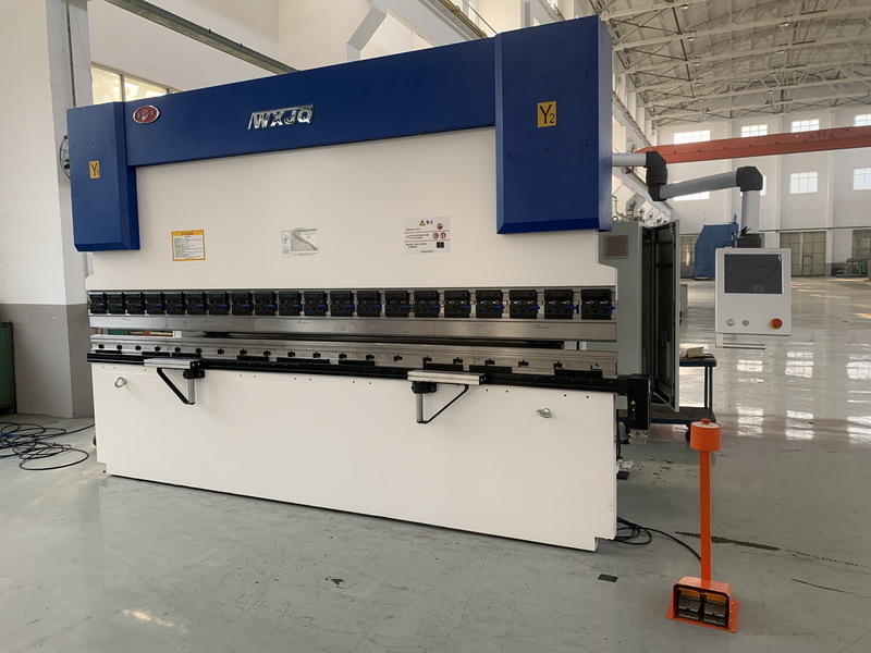 Ultimi blog aziendali su COME si Ripetibilità ed Efficienza sulla pressa piegatrice CNC 130T