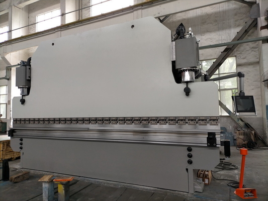 Freno idraulico CNC 600T lunghezza 14m per piegatura e modellazione di lamiere metalliche