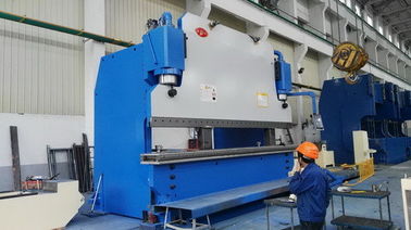 400T Forza pesante frenata idraulica 7m Lunghezza spessore 8mm Fenditura di lamiera di metallo