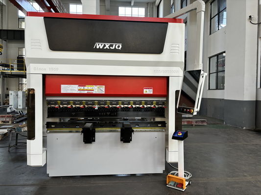 Nuovo tipo 60T CNC Servo Press Freno 2m Lunghezza Tavolo da lavoro piega 2,5 mm in acciaio inossidabile