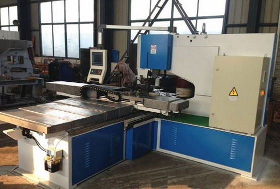 comprare Controllo idraulico di CNC di profilo della punzonatrice del lavoratore d'acciaio del ferro online manufacture