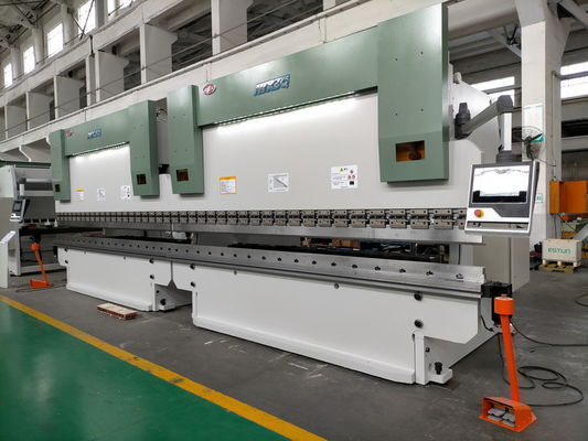 comprare Pressa piegatrice idraulica CNC con corsa massima di 200 mm, potenza motore da 5,5 KW a 55 KW e tensione di lavoro 380 V/50 Hz per la lavorazione dei metalli online manufacture