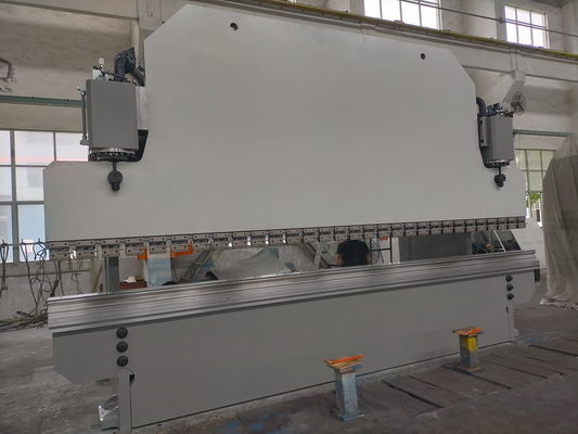 comprare 5000 kg CNC Hydraulic Press Brake Machine con lunghezza di piegatura di 6000 mm e angolo di piegatura massimo di 175° per la formazione di metalli industriali online manufacture