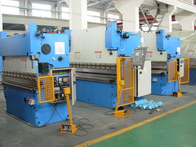 comprare Capacità di carico 7000KG 5000*2500*3000mm Freno di pressione in lamiera con sistema di controllo PLC per piegatura di precisione online manufacture
