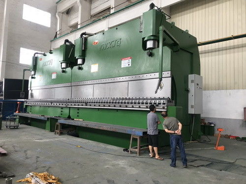 comprare Hydraulic Tandem Press Brake with Throat Depth 200mm-1600mm Max Pressure 40-3000 Tons and Max Speed 70-180 m/min online manufacture