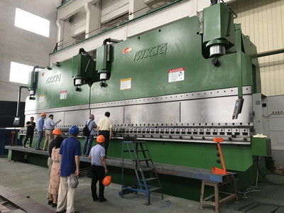comprare Precision Tandem Press Brake with 0.02 Mm Back Gauge Accuracy, 150-500 Mm Max Stroke, and 70-180 M per Min Max Speed online manufacture
