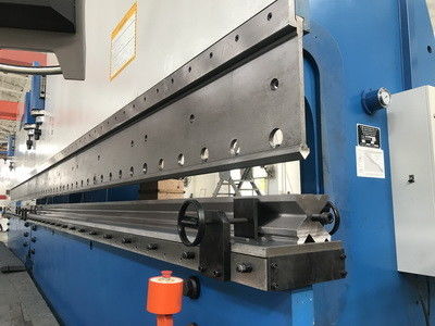 comprare Pressa piegatrice tandem con accuratezza registro posteriore 0,02 mm, profondità gola da 200 mm a 1600 mm e larghezza tavola da 200 a 800 mm online manufacture