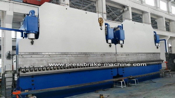 Alta velocità 1500 tonnellate CNC Tandem Press Brake Machine 400mm Stroke 300mm Altezza aperta