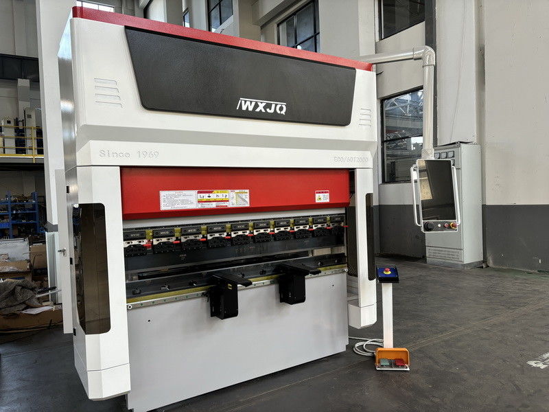 Nuovo tipo 60T CNC Servo Press Freno 2m Lunghezza Tavolo da lavoro piega 2,5 mm in acciaio inossidabile