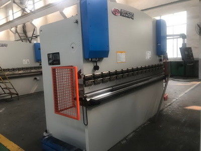 7.5KW motore di potenza lamiera di metallo di pressione freno con costruzione in acciaio