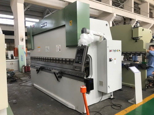 Freno della pressa idraulica di NC, WE67K strumento di piegamento di alta efficienza del freno della stampa da 50 tonnellate