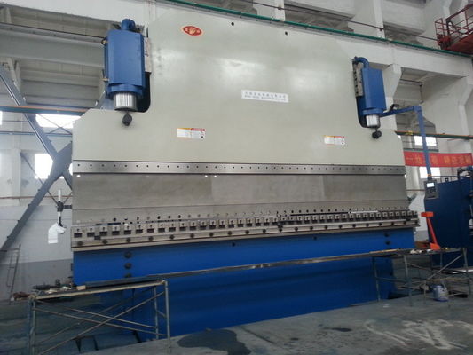Freno idraulico CNC con 400KN Max Pressure 175° Max Bending Angle e 6000mm Max Bending Length per lamiera